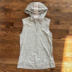 Adidas tank in gray and white strip, like new, size XS.